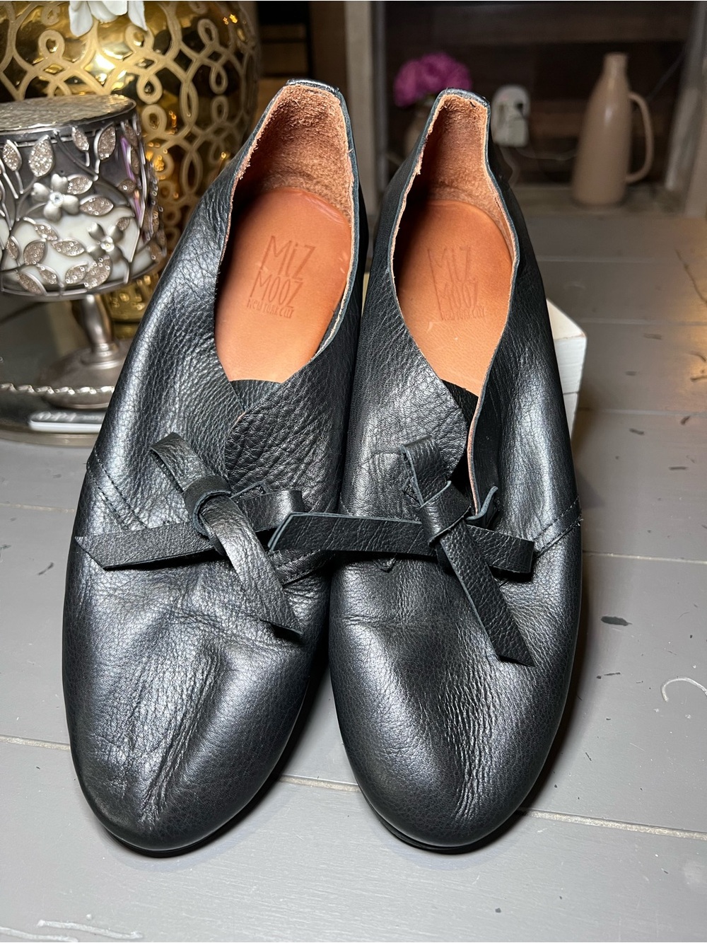 Miz Mooz Black Leather Knot-Front Slip-On Flats Size 41